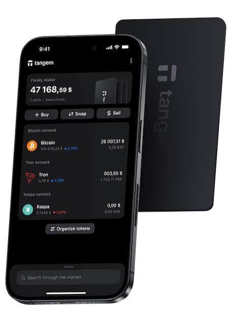 Приложението Tangem на телефон, с карта Tangem зад него